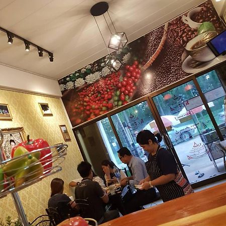 Amaretto Hostel Surat Thani Zewnętrze zdjęcie