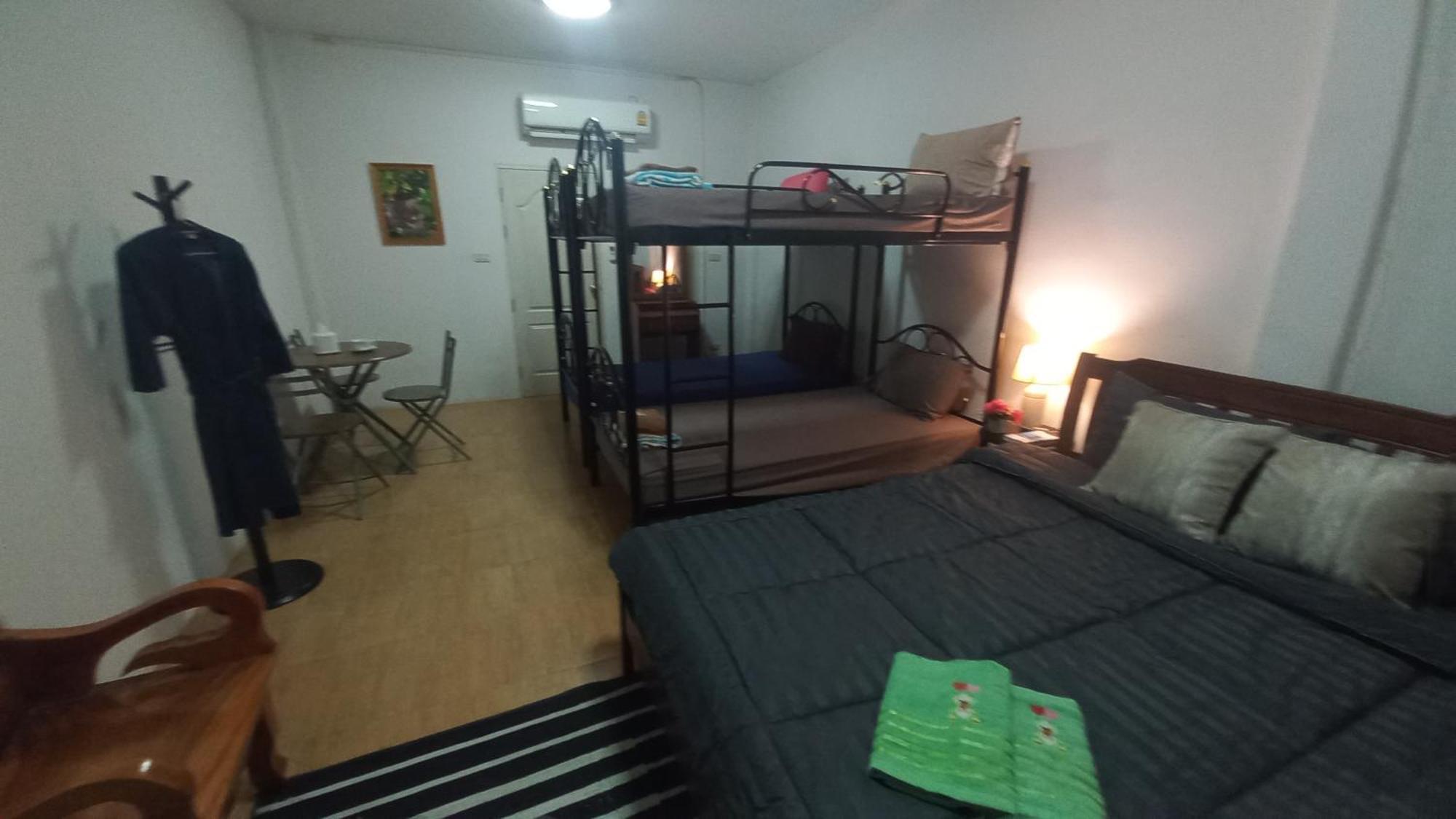 Amaretto Hostel Surat Thani Zewnętrze zdjęcie