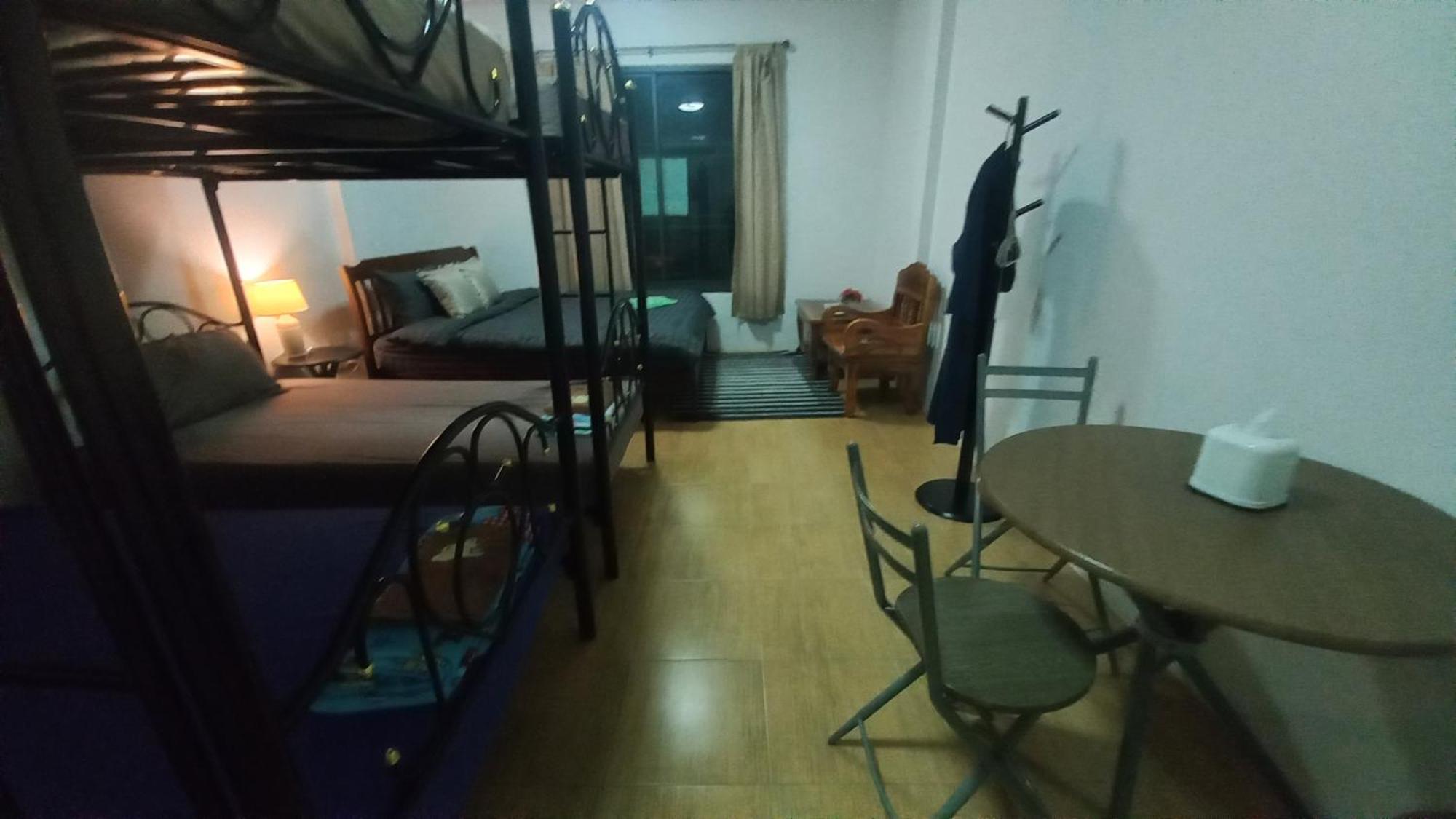 Amaretto Hostel Surat Thani Zewnętrze zdjęcie