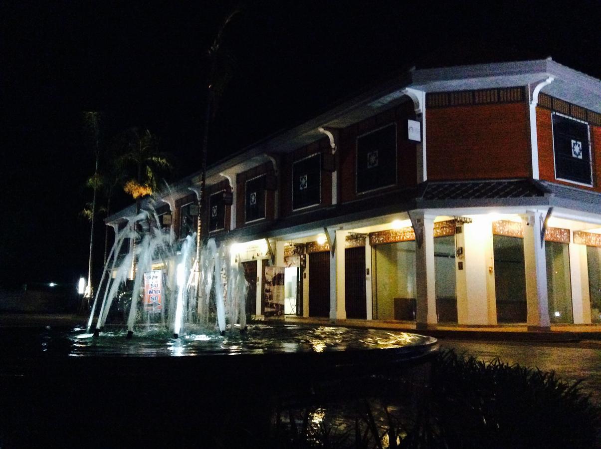 Amaretto Hostel Surat Thani Zewnętrze zdjęcie
